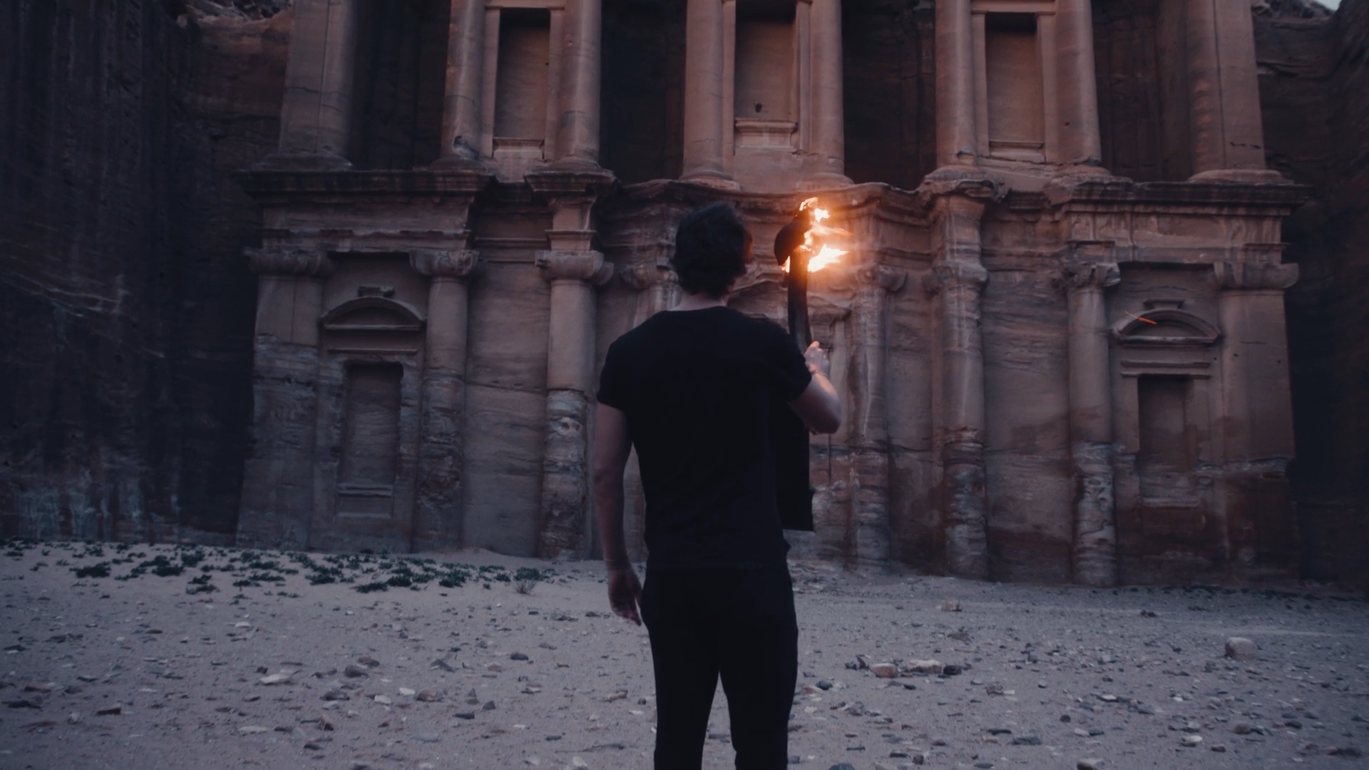 Film Space 5个独特风格化电影旅拍vlog视觉颜色分级LUT包 JustKay Blackmagic LUTs Gen 5 插件预设 第7张-素材湾丨精选海外优质设计素材资源 Film Space 5个独特风格化电影旅拍vlog视觉颜色分级LUT包 JustKay Blackmagic LUTs Gen 5 插件预设 sucaiwan.com