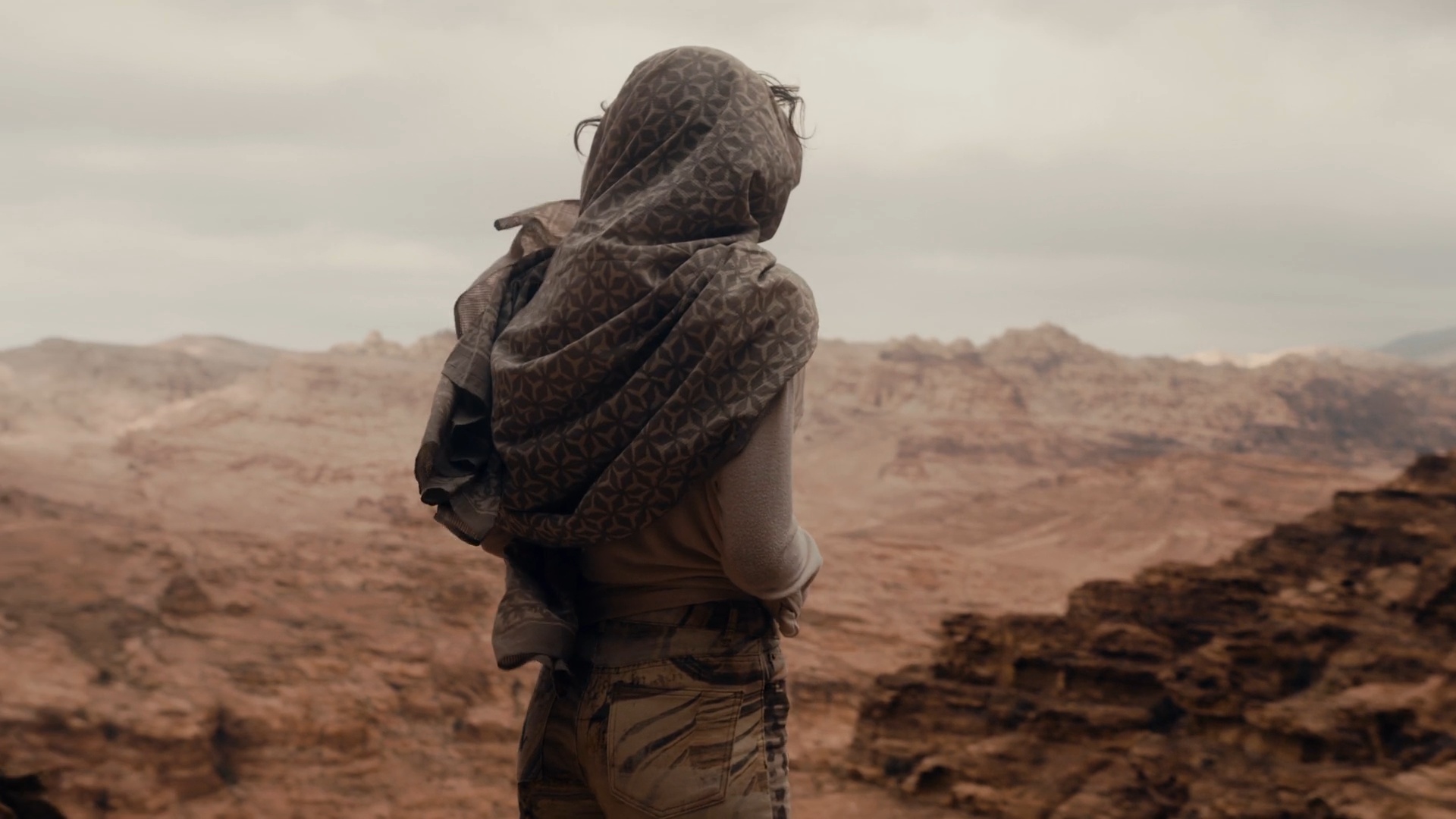 Film Space 5个独特风格化电影旅拍vlog视觉颜色分级LUT包 JustKay Blackmagic LUTs Gen 5 插件预设 第9张-素材湾丨精选海外优质设计素材资源 Film Space 5个独特风格化电影旅拍vlog视觉颜色分级LUT包 JustKay Blackmagic LUTs Gen 5 插件预设 sucaiwan.com