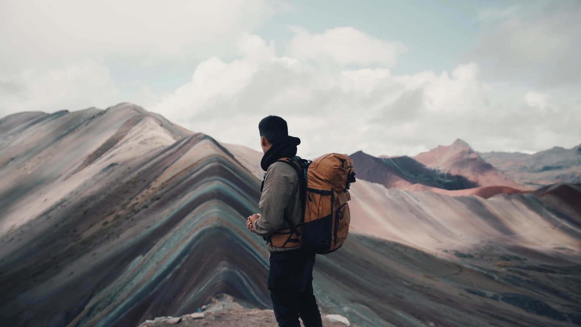 Film Space 5个独特风格化电影旅拍vlog视觉颜色分级LUT包 JustKay Blackmagic LUTs Gen 5 插件预设 第13张-素材湾丨精选海外优质设计素材资源 Film Space 5个独特风格化电影旅拍vlog视觉颜色分级LUT包 JustKay Blackmagic LUTs Gen 5 插件预设 sucaiwan.com