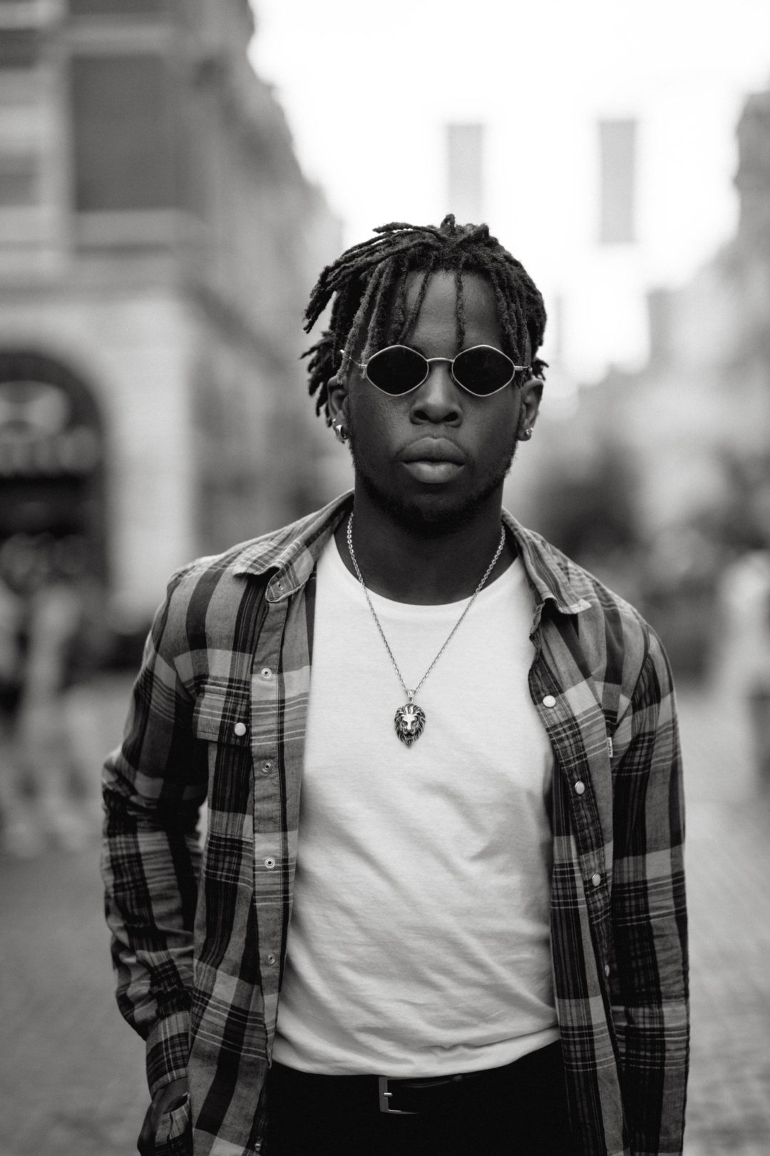 复古经典电影质感富士/柯达胶片模拟街拍照片调色Lightroom预设 Jamie Windsor – JW Presets 2 – Medium Format Stock Emulation 插件预设 第20张-素材湾丨精选海外优质设计素材资源 复古经典电影质感富士/柯达胶片模拟街拍照片调色Lightroom预设 Jamie Windsor – JW Presets 2 – Medium Format Stock Emulation 插件预设 sucaiwan.com