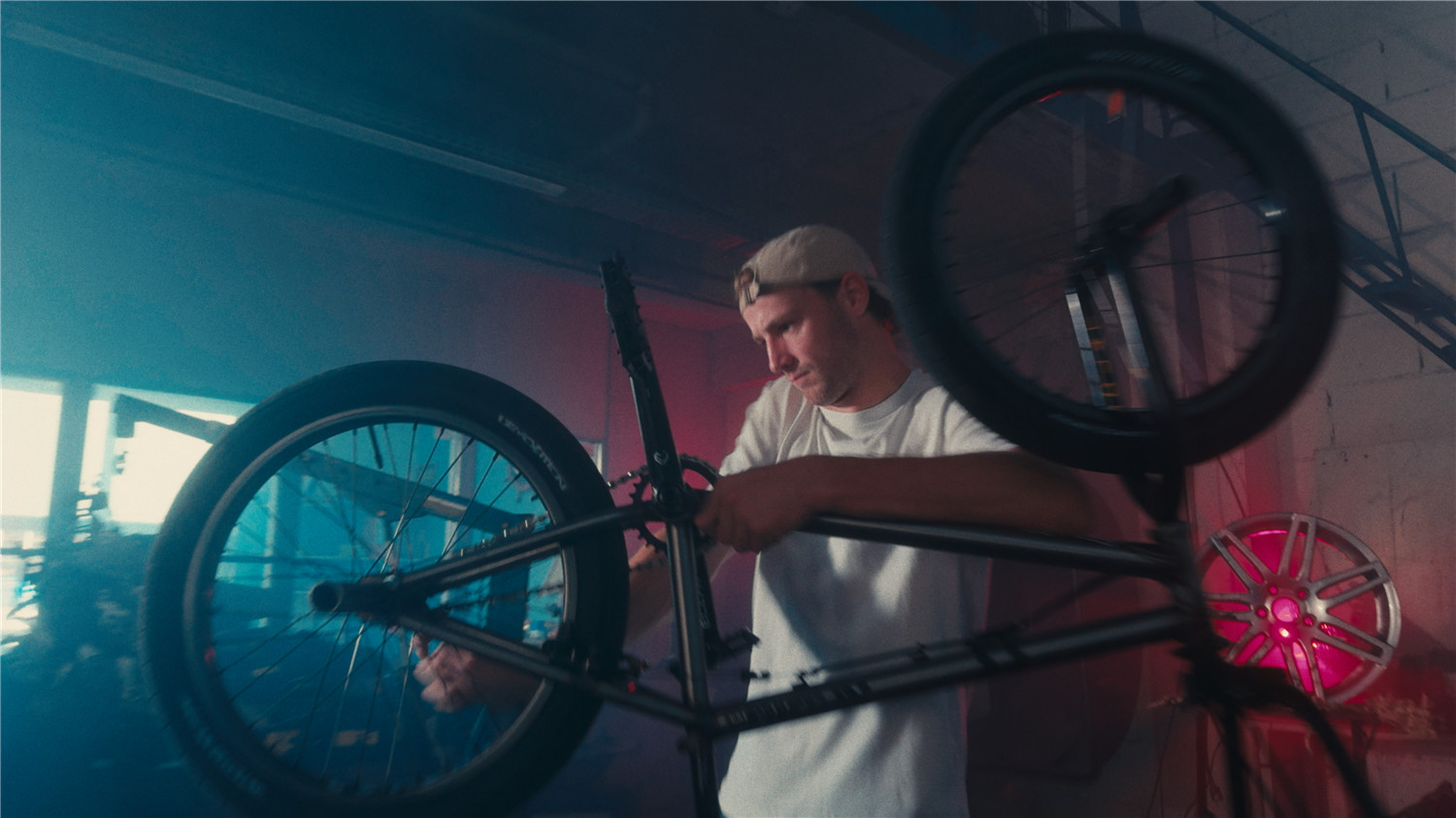 经典胶片柯达Kodak 2383电影感色彩光晕胶片模拟仿真达芬奇节点树 CLASS FILM EMULATION NODE TREE 插件预设 第9张-素材湾丨精选海外优质设计素材资源 经典胶片柯达Kodak 2383电影感色彩光晕胶片模拟仿真达芬奇节点树 CLASS FILM EMULATION NODE TREE 插件预设 sucaiwan.com