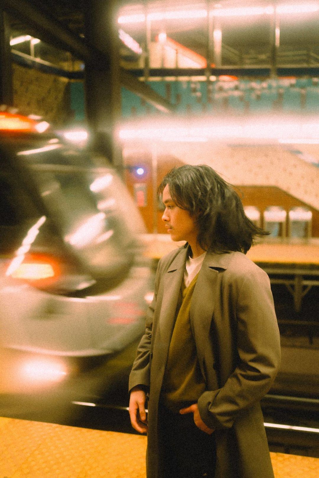 情绪化复古电影美学胶片模拟街拍照片调色Lightroom预设包 J.Vlass – Preset Bundle 插件预设 sucaiwan.com