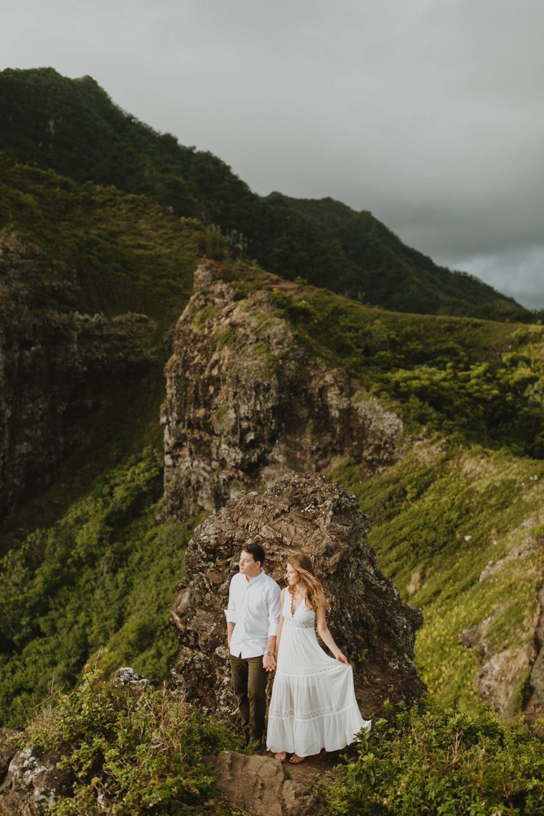 经典永恒情绪化温暖金色色调情侣婚礼照片调色Lightroom预设 G-Presets – Grace Troutman – Golden 插件预设 第14张-素材湾丨精选海外优质设计素材资源 经典永恒情绪化温暖金色色调情侣婚礼照片调色Lightroom预设 G-Presets – Grace Troutman – Golden 插件预设 sucaiwan.com