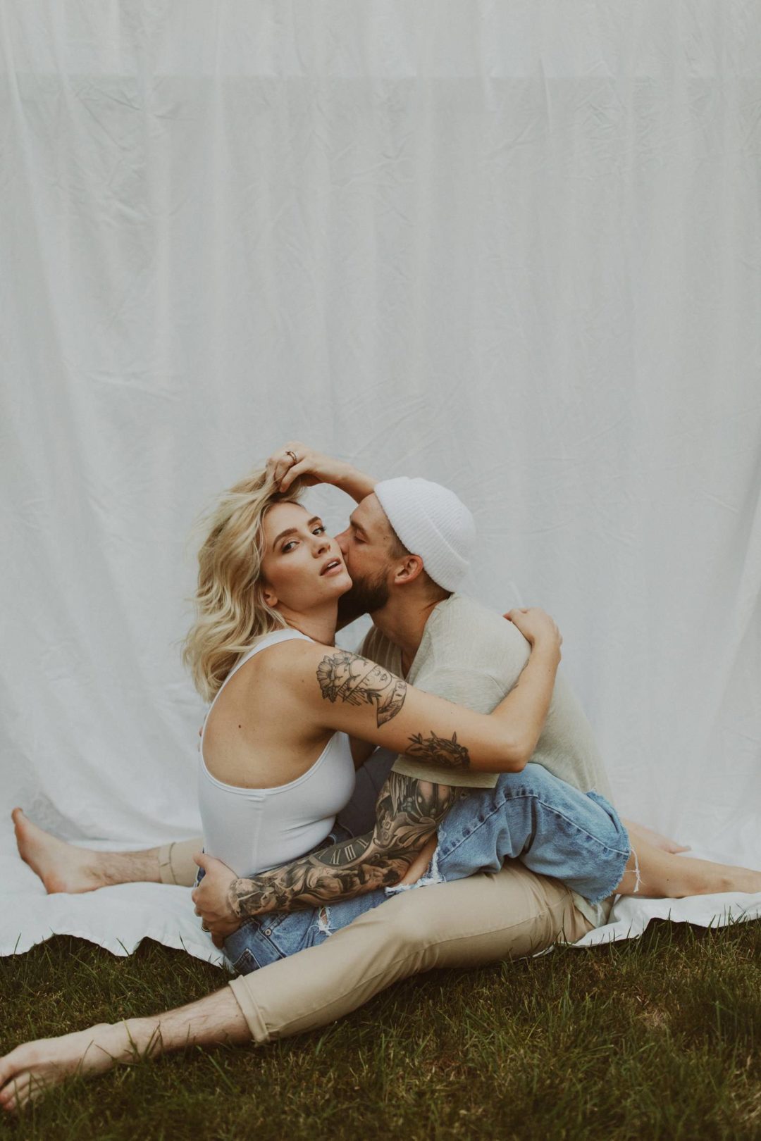 经典永恒情绪化温暖金色色调情侣婚礼照片调色Lightroom预设 G-Presets – Grace Troutman – Golden 插件预设 第26张-素材湾丨精选海外优质设计素材资源 经典永恒情绪化温暖金色色调情侣婚礼照片调色Lightroom预设 G-Presets – Grace Troutman – Golden 插件预设 sucaiwan.com