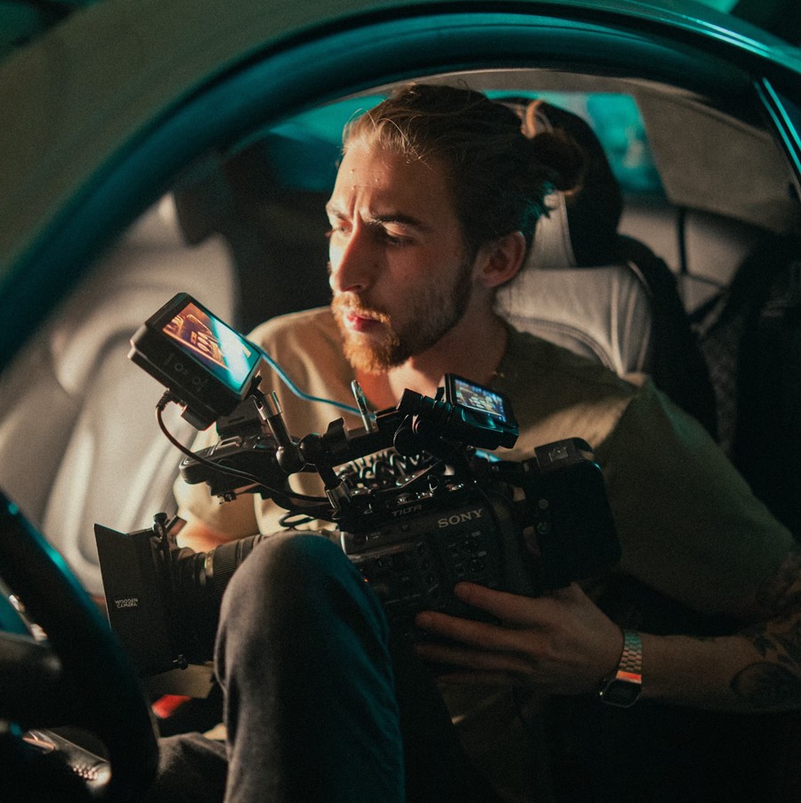 大师课程 精通电影摄影照明灯光技巧视频教程 中英文字幕 Full Time Filmmaker – Lighting Mastery with Brady Bessette 设计教程 sucaiwan.com