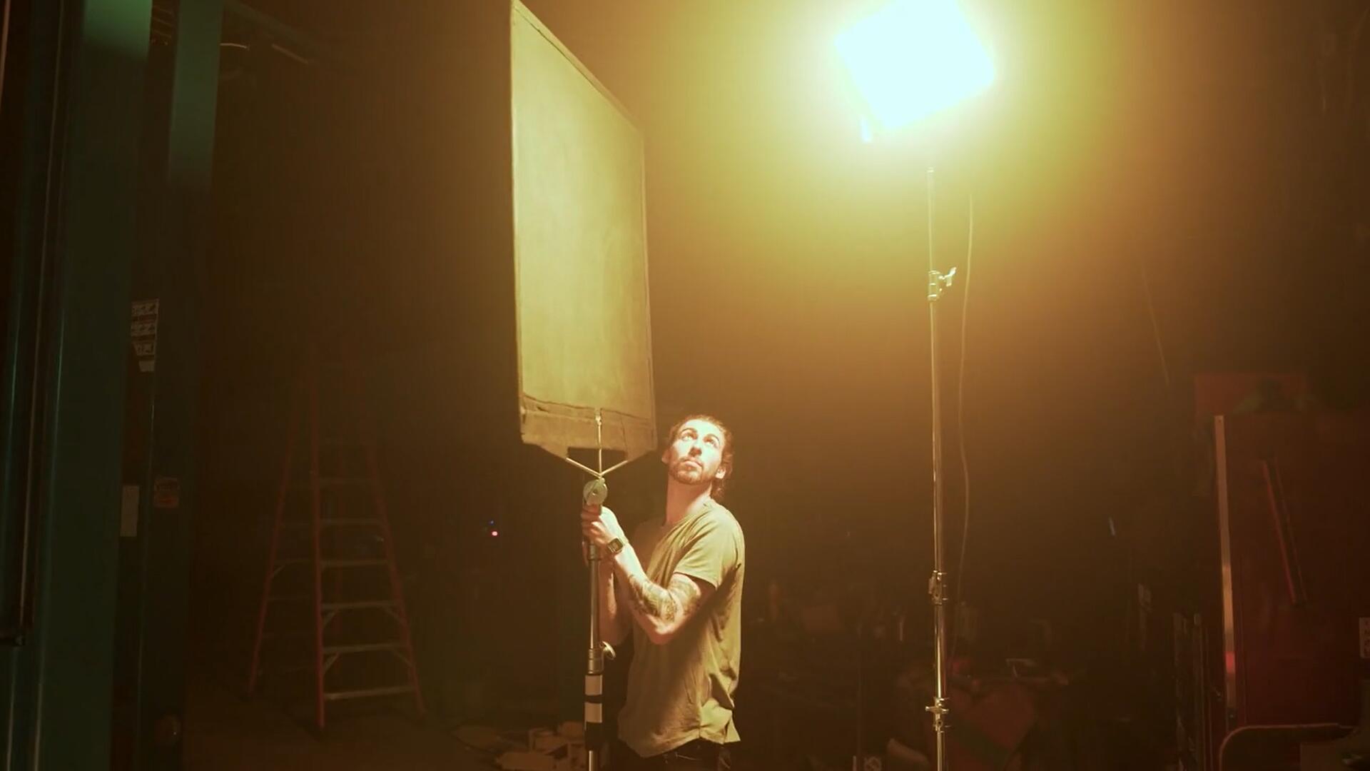 大师课程:全新室内外片场电影级短片场景灯光照明打光摄影全流程课程 Full Time Filmmaker – Lighting Mastery with Brady Bessette 设计教程 第4张-素材湾丨精选海外优质设计素材资源 大师课程:全新室内外片场电影级短片场景灯光照明打光摄影全流程课程 Full Time Filmmaker – Lighting Mastery with Brady Bessette 设计教程 sucaiwan.com