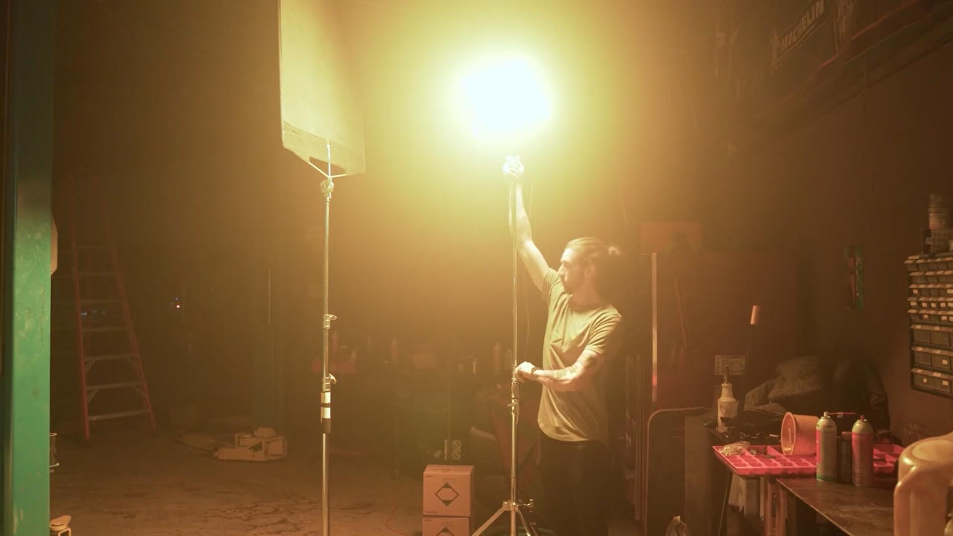 大师课程:全新室内外片场电影级短片场景灯光照明打光摄影全流程课程 Full Time Filmmaker – Lighting Mastery with Brady Bessette 设计教程 第6张-素材湾丨精选海外优质设计素材资源 大师课程:全新室内外片场电影级短片场景灯光照明打光摄影全流程课程 Full Time Filmmaker – Lighting Mastery with Brady Bessette 设计教程 sucaiwan.com