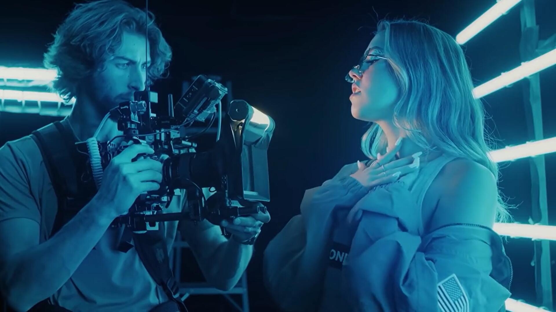 大师课程:全新室内外片场电影级短片场景灯光照明打光摄影全流程课程 Full Time Filmmaker – Lighting Mastery with Brady Bessette 设计教程 第8张-素材湾丨精选海外优质设计素材资源 大师课程:全新室内外片场电影级短片场景灯光照明打光摄影全流程课程 Full Time Filmmaker – Lighting Mastery with Brady Bessette 设计教程 sucaiwan.com