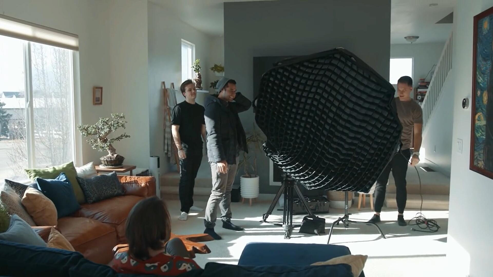 大师课程:全新室内外片场电影级短片场景灯光照明打光摄影全流程课程 Full Time Filmmaker – Lighting Mastery with Brady Bessette 设计教程 第11张-素材湾丨精选海外优质设计素材资源 大师课程:全新室内外片场电影级短片场景灯光照明打光摄影全流程课程 Full Time Filmmaker – Lighting Mastery with Brady Bessette 设计教程 sucaiwan.com