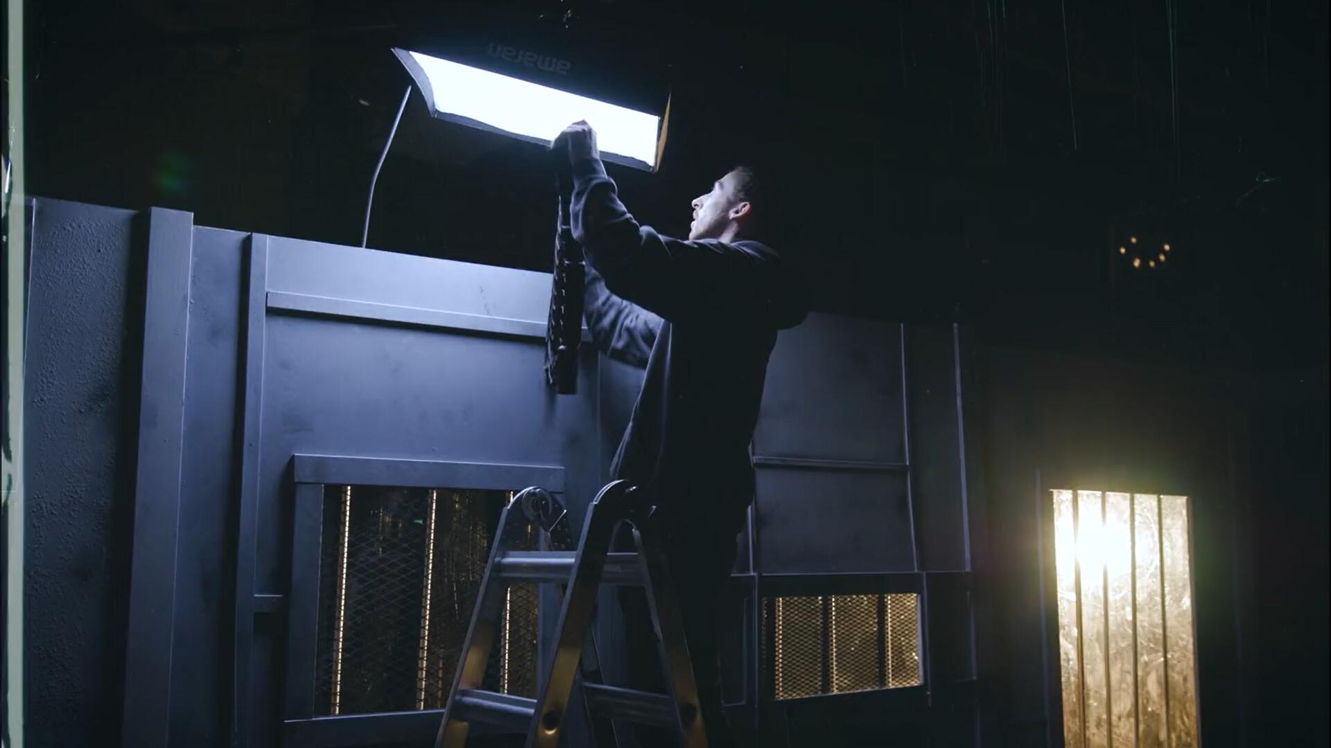 大师课程:全新室内外片场电影级短片场景灯光照明打光摄影全流程课程 Full Time Filmmaker – Lighting Mastery with Brady Bessette 设计教程 第15张-素材湾丨精选海外优质设计素材资源 大师课程:全新室内外片场电影级短片场景灯光照明打光摄影全流程课程 Full Time Filmmaker – Lighting Mastery with Brady Bessette 设计教程 sucaiwan.com