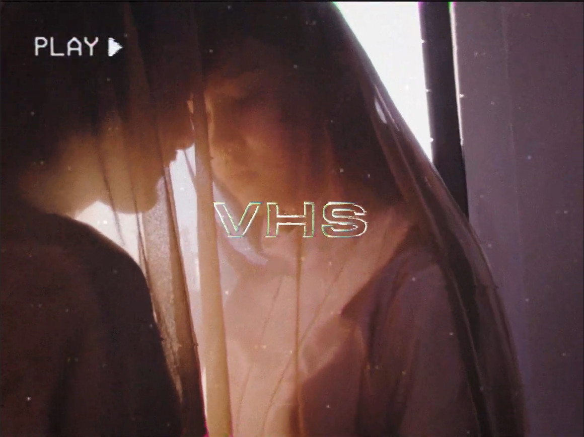 复古老派电影旧磁带VHS故障失真纹理模拟视频素材+PR预设+音效包 Retro VHS Textures and Presets – Filmblade 影视音频 第7张-素材湾丨精选海外优质设计素材资源 复古老派电影旧磁带VHS故障失真纹理模拟视频素材+PR预设+音效包 Retro VHS Textures and Presets – Filmblade 影视音频 sucaiwan.com