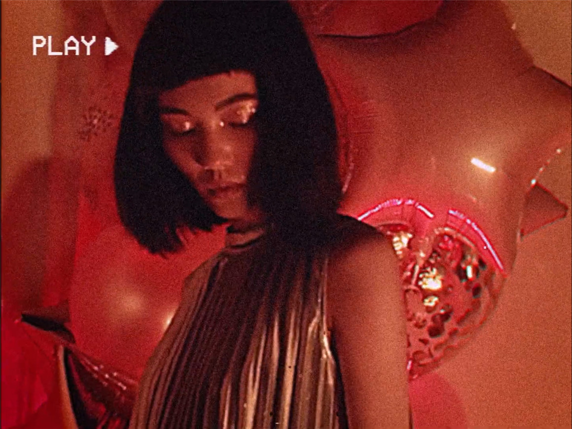 复古老派电影旧磁带VHS故障失真纹理模拟视频素材+PR预设+音效包 Retro VHS Textures and Presets – Filmblade 影视音频 第8张-素材湾丨精选海外优质设计素材资源 复古老派电影旧磁带VHS故障失真纹理模拟视频素材+PR预设+音效包 Retro VHS Textures and Presets – Filmblade 影视音频 sucaiwan.com