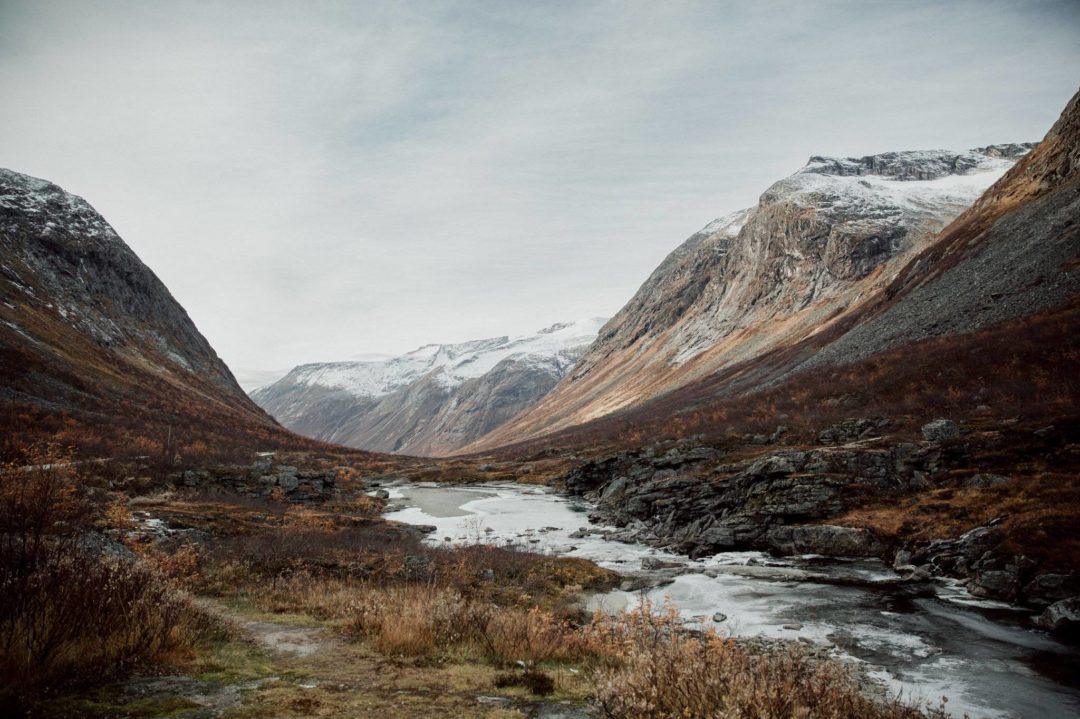 绚丽冰川色调高原雪山场景婚配旅行照片拍摄后期调色Lightroom预设 Archipelago Quest – Quest 22 Glacial 插件预设 第2张-素材湾丨精选海外优质设计素材资源 绚丽冰川色调高原雪山场景婚配旅行照片拍摄后期调色Lightroom预设 Archipelago Quest – Quest 22 Glacial 插件预设 sucaiwan.com