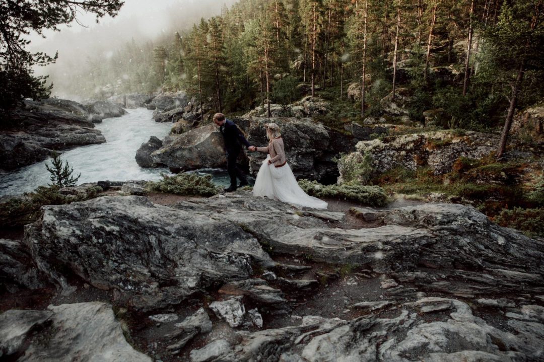 绚丽冰川色调高原雪山场景婚配旅行照片拍摄后期调色Lightroom预设 Archipelago Quest – Quest 22 Glacial 插件预设 第3张-素材湾丨精选海外优质设计素材资源 绚丽冰川色调高原雪山场景婚配旅行照片拍摄后期调色Lightroom预设 Archipelago Quest – Quest 22 Glacial 插件预设 sucaiwan.com