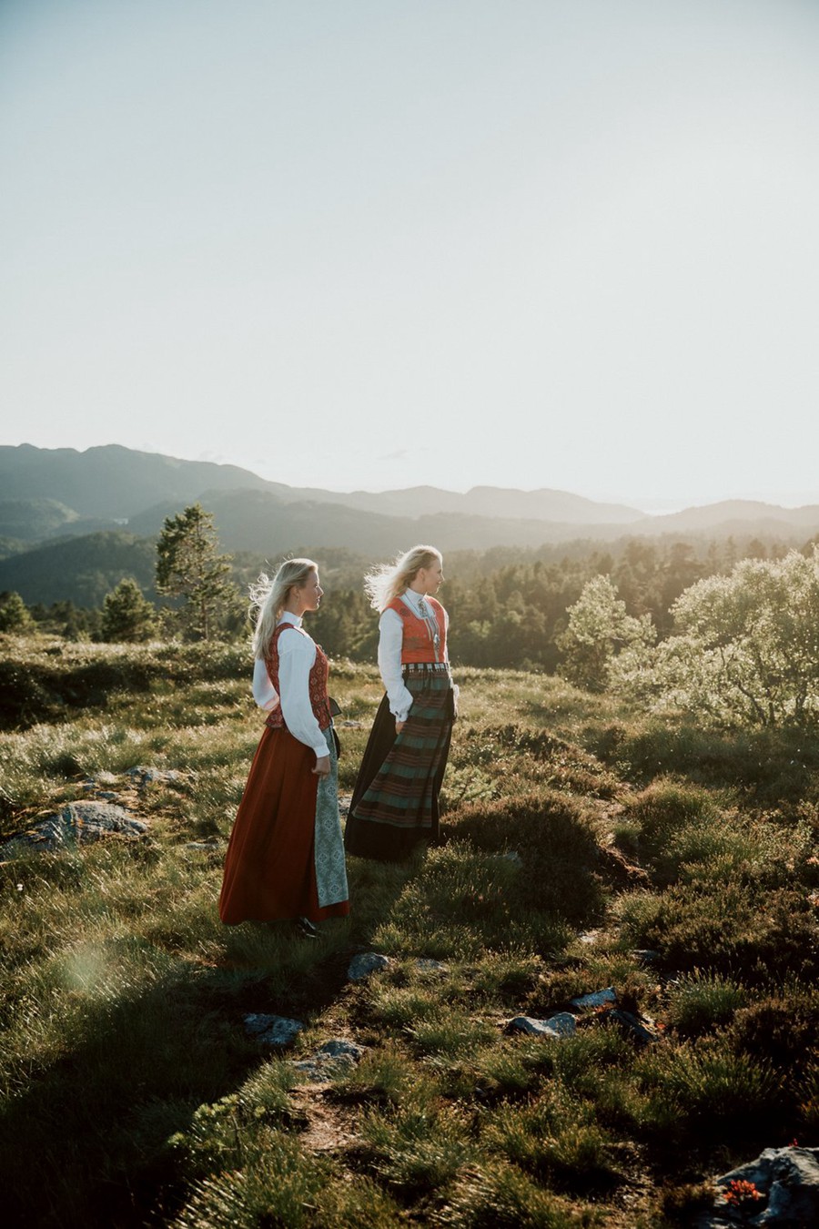 LR预设:独特绚丽冰川高原婚纱旅拍冷色调婚礼LR预设包 Archipelago Quest – Quest 22 Glacial 插件预设 第3张-素材湾丨精选海外优质设计素材资源 LR预设:独特绚丽冰川高原婚纱旅拍冷色调婚礼LR预设包 Archipelago Quest – Quest 22 Glacial 插件预设 sucaiwan.com
