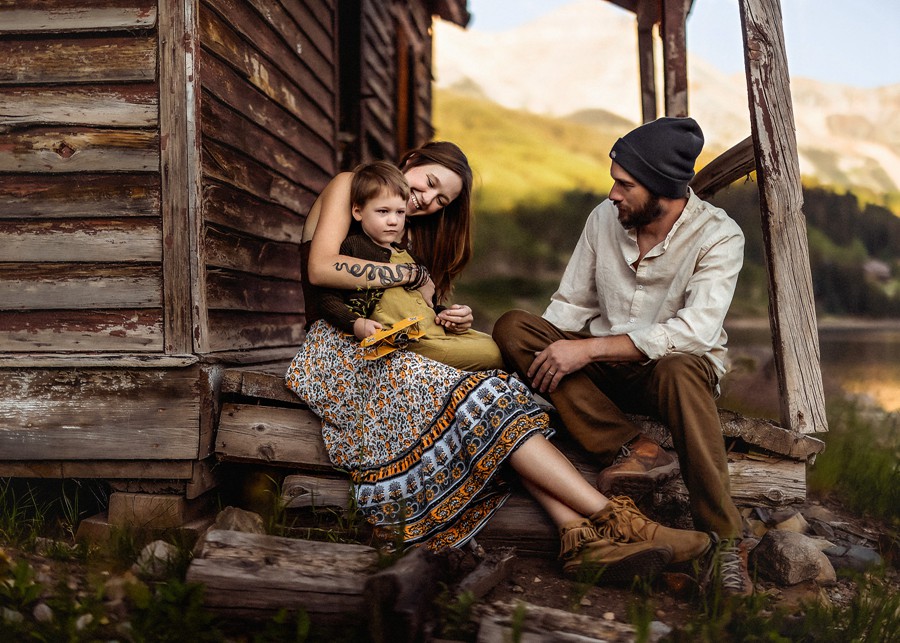 温馨柔和褐色家庭户外摄影照片调色PS动作特效滤镜设计素材 Greater Than Gatsby – Tiny Dancer 插件预设 sucaiwan.com