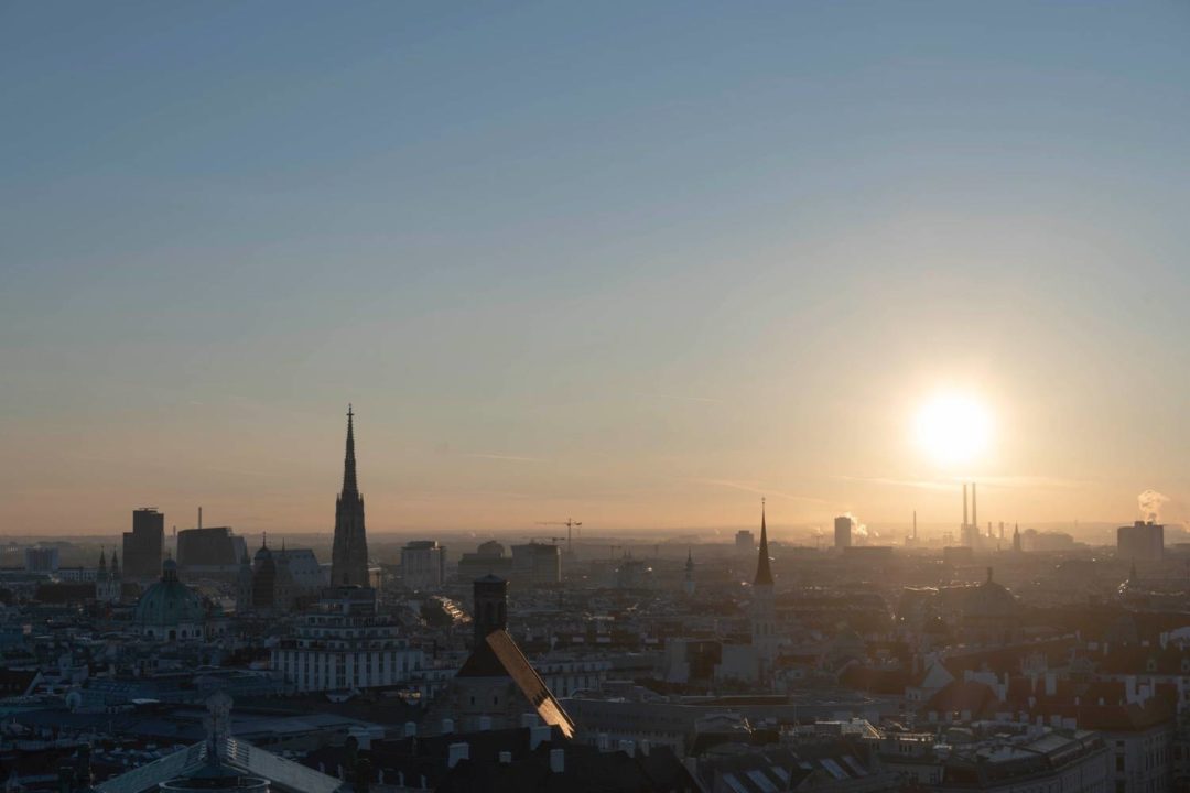 13款独特电影效果城市摄影照片调色Lightroom预设包 Cinematic Presets Pack 插件预设 sucaiwan.com