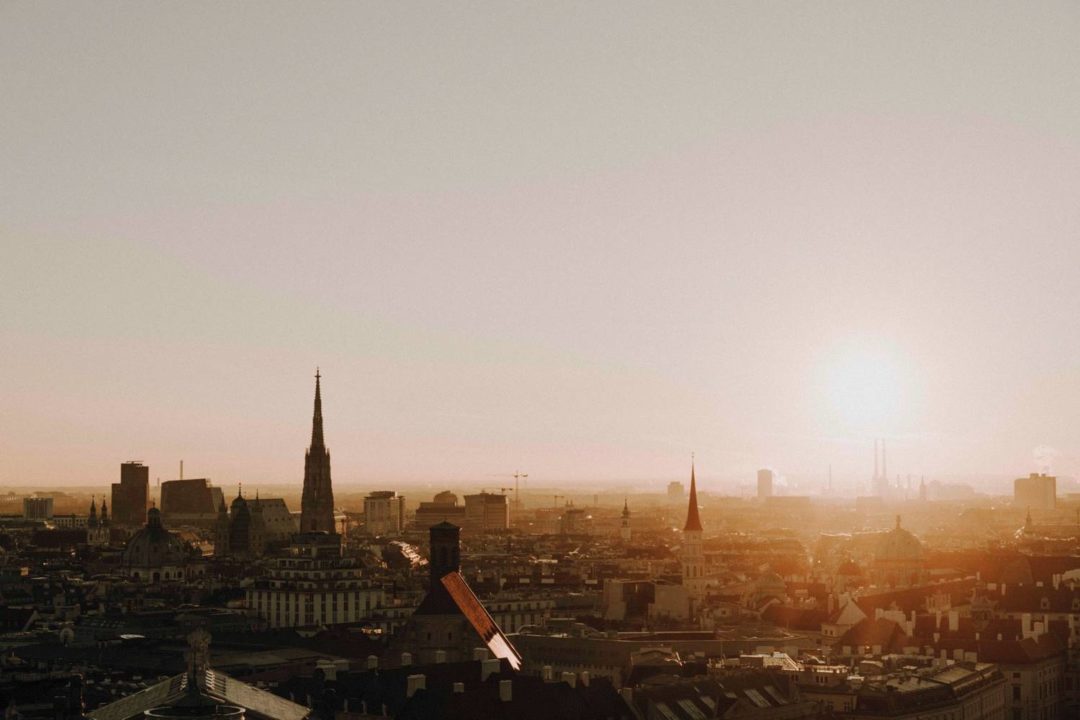 13款独特电影效果城市摄影照片调色Lightroom预设包 Cinematic Presets Pack 插件预设 sucaiwan.com