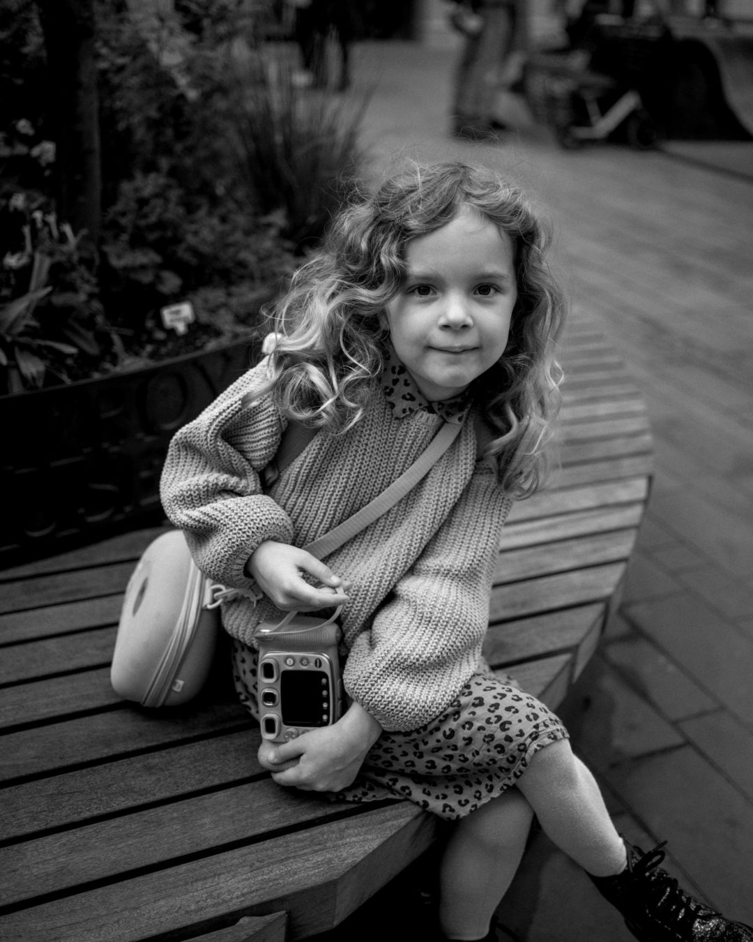 Jamie Windsor 复古电影风格柯达/富士/宝丽来胶片模拟照片调色LR预设&PS动作套装 JW Lightroom Presets 6 — Film Pro 插件预设 第8张-素材湾丨精选海外优质设计素材资源 Jamie Windsor 复古电影风格柯达/富士/宝丽来胶片模拟照片调色LR预设&PS动作套装 JW Lightroom Presets 6 — Film Pro 插件预设 sucaiwan.com