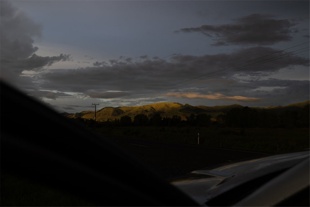 复古夜间摄影梦幻温暖胶片色调电影效果人像扫街LR调色预设包 In Your Fayes NEW | PRESET PACK 插件预设 第8张-素材湾丨精选海外优质设计素材资源 复古夜间摄影梦幻温暖胶片色调电影效果人像扫街LR调色预设包 In Your Fayes NEW | PRESET PACK 插件预设 sucaiwan.com