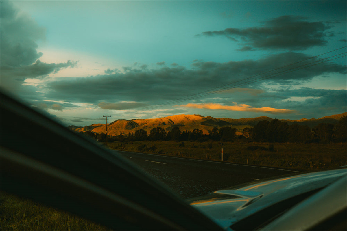 复古夜间摄影梦幻温暖胶片色调电影效果人像扫街LR调色预设包 In Your Fayes NEW | PRESET PACK 插件预设 第9张-素材湾丨精选海外优质设计素材资源 复古夜间摄影梦幻温暖胶片色调电影效果人像扫街LR调色预设包 In Your Fayes NEW | PRESET PACK 插件预设 sucaiwan.com