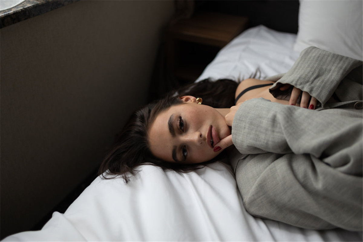 复古夜间摄影梦幻温暖胶片色调电影效果人像扫街LR调色预设包 In Your Fayes NEW | PRESET PACK 插件预设 第16张-素材湾丨精选海外优质设计素材资源 复古夜间摄影梦幻温暖胶片色调电影效果人像扫街LR调色预设包 In Your Fayes NEW | PRESET PACK 插件预设 sucaiwan.com