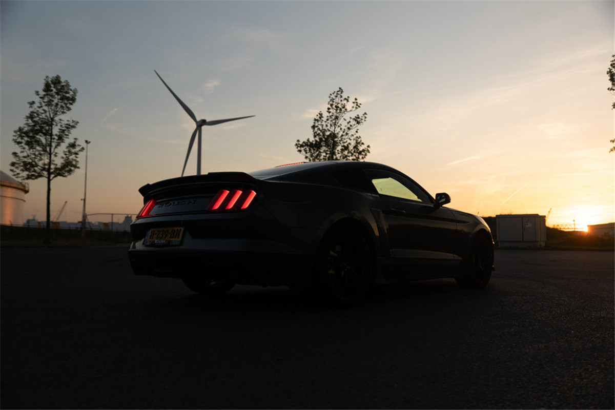 复古夜间摄影梦幻温暖胶片色调电影效果人像扫街LR调色预设包 In Your Fayes NEW | PRESET PACK 插件预设 第18张-素材湾丨精选海外优质设计素材资源 复古夜间摄影梦幻温暖胶片色调电影效果人像扫街LR调色预设包 In Your Fayes NEW | PRESET PACK 插件预设 sucaiwan.com