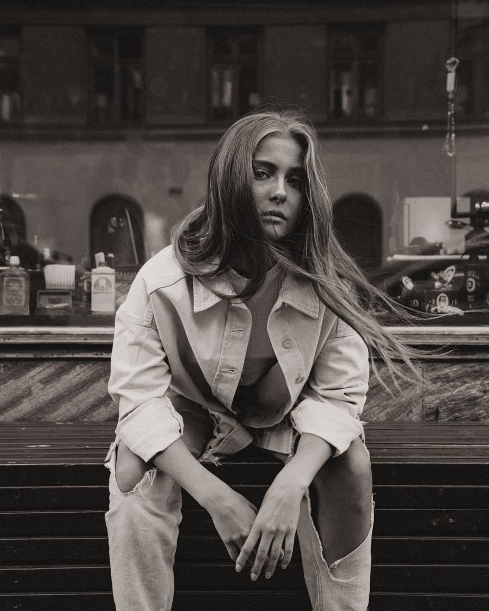 高级电影质感黑白色调肖像人物模特摄影照片调色Lightroom预设 Kai Boettcher (Kai Boet) – Noir B&W Preset Pack 插件预设 第22张-素材湾丨精选海外优质设计素材资源 高级电影质感黑白色调肖像人物模特摄影照片调色Lightroom预设 Kai Boettcher (Kai Boet) – Noir B&W Preset Pack 插件预设 sucaiwan.com