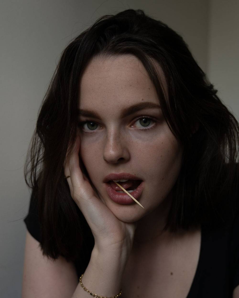 高级电影质感黑白色调肖像人物模特摄影照片调色Lightroom预设 Kai Boettcher (Kai Boet) – Noir B&W Preset Pack 插件预设 第27张-素材湾丨精选海外优质设计素材资源 高级电影质感黑白色调肖像人物模特摄影照片调色Lightroom预设 Kai Boettcher (Kai Boet) – Noir B&W Preset Pack 插件预设 sucaiwan.com