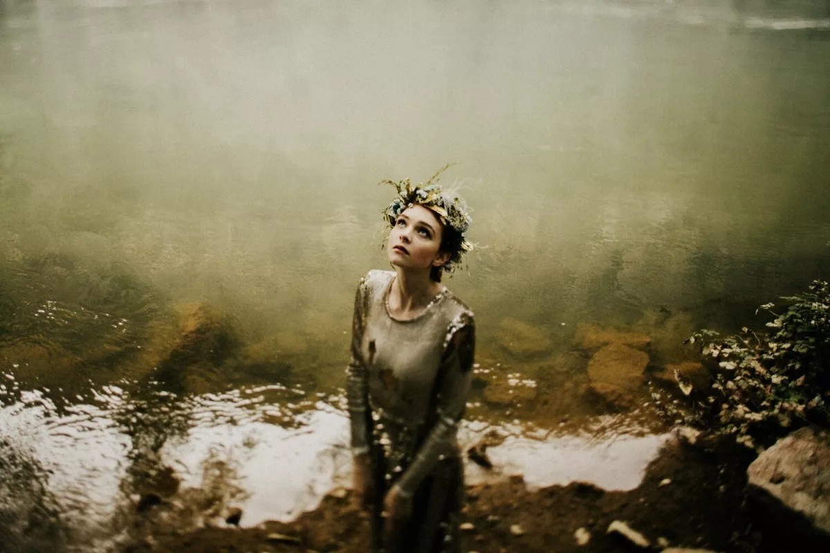 永恒经典绿色色调电影胶片颗粒纹理模拟情侣人物摄影照片调色Lightroom预设 Archipelago – Wolf Pack ReWild 插件预设 第2张-素材湾丨精选海外优质设计素材资源 永恒经典绿色色调电影胶片颗粒纹理模拟情侣人物摄影照片调色Lightroom预设 Archipelago – Wolf Pack ReWild 插件预设 sucaiwan.com