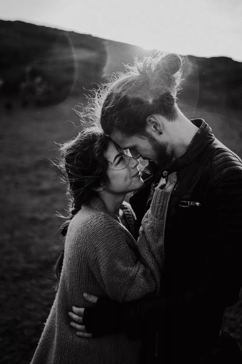 永恒经典绿色色调电影胶片颗粒纹理模拟情侣人物摄影照片调色Lightroom预设 Archipelago – Wolf Pack ReWild 插件预设 第9张-素材湾丨精选海外优质设计素材资源 永恒经典绿色色调电影胶片颗粒纹理模拟情侣人物摄影照片调色Lightroom预设 Archipelago – Wolf Pack ReWild 插件预设 sucaiwan.com