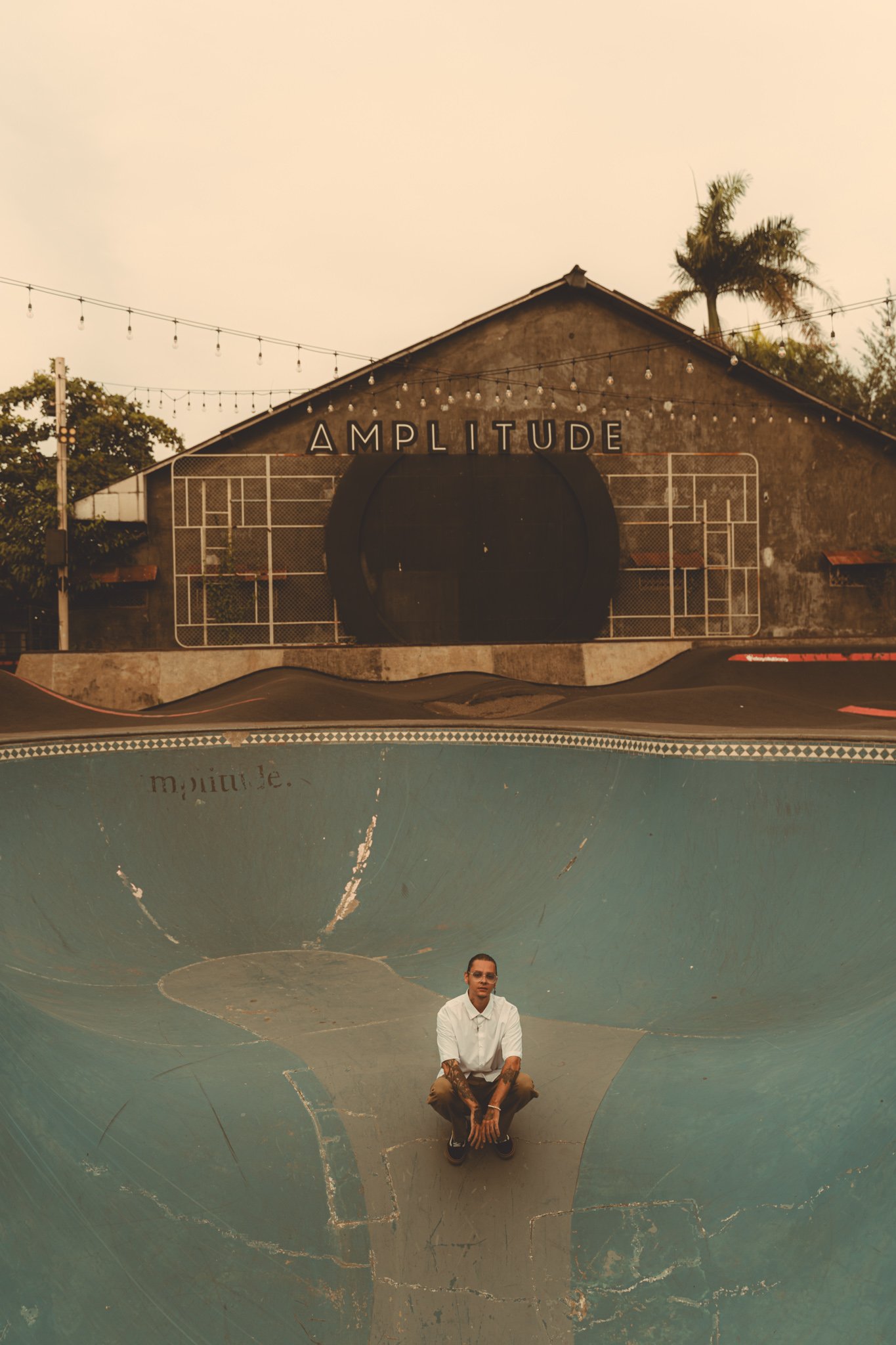 古怪复古温暖色调模糊效果情侣人像户外摄影照片调色Lightroom预设 Archipelago Quest 40 – Del Mar 插件预设 第10张-素材湾丨精选海外优质设计素材资源 古怪复古温暖色调模糊效果情侣人像户外摄影照片调色Lightroom预设 Archipelago Quest 40 – Del Mar 插件预设 sucaiwan.com