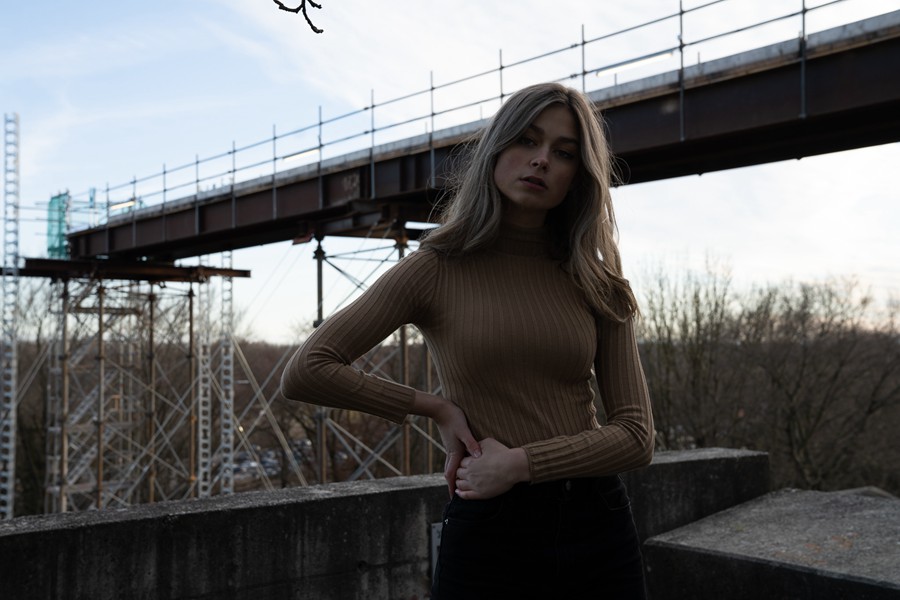 复古情绪文艺复兴风格绿色调旅行摄影人像风景照片LR调色预设 Renaissance. Preset Pack 插件预设 第6张-素材湾丨精选海外优质设计素材资源 复古情绪文艺复兴风格绿色调旅行摄影人像风景照片LR调色预设 Renaissance. Preset Pack 插件预设 sucaiwan.com