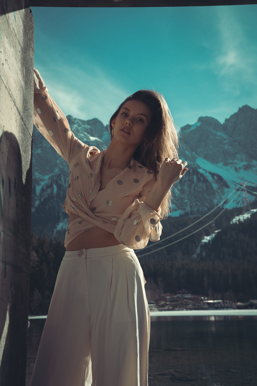 复古情绪文艺复兴风格绿色调旅行摄影人像风景照片LR调色预设 Renaissance. Preset Pack 插件预设 第8张-素材湾丨精选海外优质设计素材资源 复古情绪文艺复兴风格绿色调旅行摄影人像风景照片LR调色预设 Renaissance. Preset Pack 插件预设 sucaiwan.com