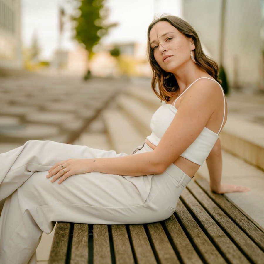 永恒温暖柔和色调婚礼家庭肖像摄影照片调色Lightroom预设 HONEY HUE PRESETS – SMAL PRESETS 插件预设 第13张-素材湾丨精选海外优质设计素材资源 永恒温暖柔和色调婚礼家庭肖像摄影照片调色Lightroom预设 HONEY HUE PRESETS – SMAL PRESETS 插件预设 sucaiwan.com