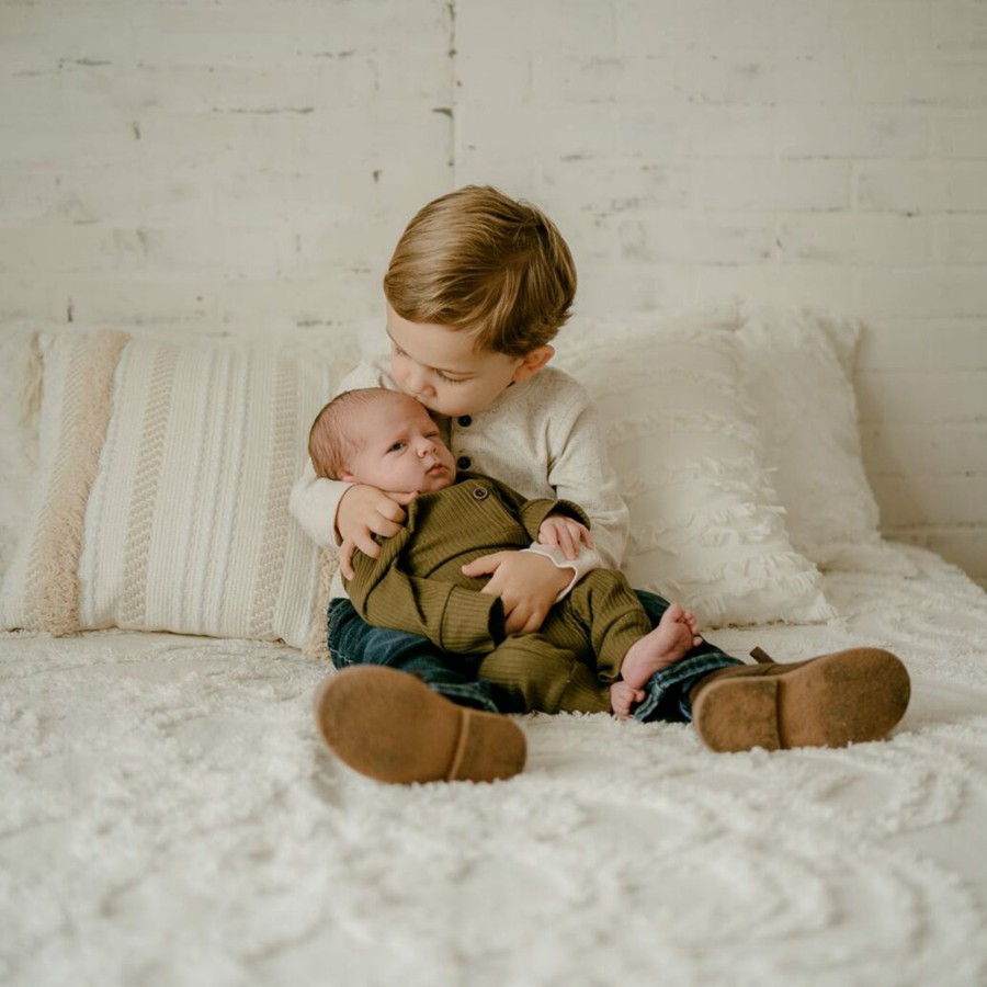 永恒温暖柔和色调婚礼家庭肖像摄影照片调色Lightroom预设 HONEY HUE PRESETS – SMAL PRESETS 插件预设 第18张-素材湾丨精选海外优质设计素材资源 永恒温暖柔和色调婚礼家庭肖像摄影照片调色Lightroom预设 HONEY HUE PRESETS – SMAL PRESETS 插件预设 sucaiwan.com