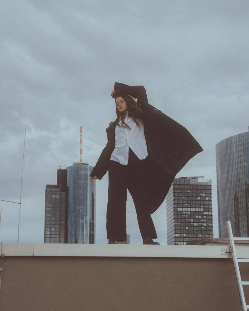 34组复古怀旧户外人像模特肖像摄影照片调色Lightroom预设包 Kai Boettcher / Kai Boet – Lightroom/Photoshop Adaptive Toolpack 插件预设 第27张-素材湾丨精选海外优质设计素材资源 34组复古怀旧户外人像模特肖像摄影照片调色Lightroom预设包 Kai Boettcher / Kai Boet – Lightroom/Photoshop Adaptive Toolpack 插件预设 sucaiwan.com