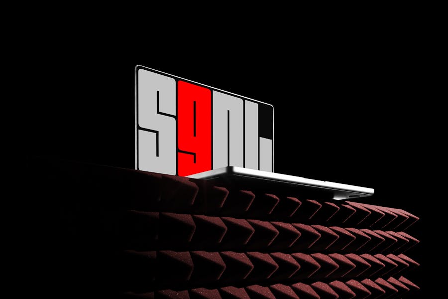 3款暗黑风格网站界面设计作品集展示效果图苹果MacBook Pro笔记本电脑贴图PSD样机模板 MacBook Pro Mockups / SGNL Series 样机素材 sucaiwan.com