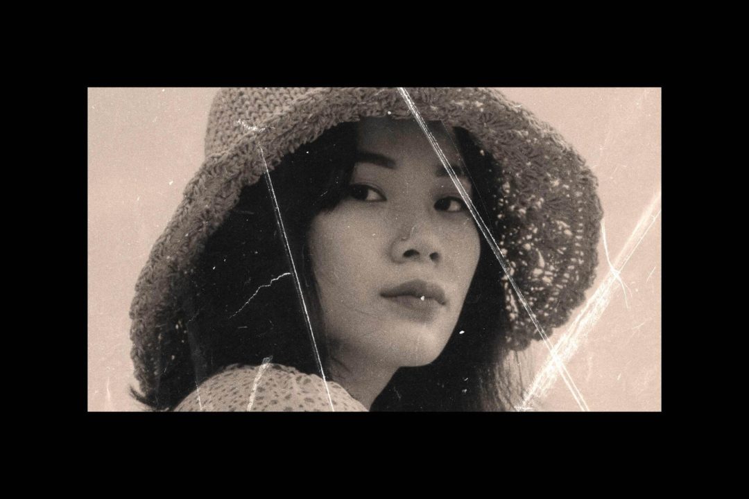 做旧划痕灰尘折痕纹理叠加人像图片修图PS特效滤镜插件样机模板 Old Folded Paper Photo Effect 插件预设 第4张-素材湾丨精选海外优质设计素材资源 做旧划痕灰尘折痕纹理叠加人像图片修图PS特效滤镜插件样机模板 Old Folded Paper Photo Effect 插件预设 sucaiwan.com