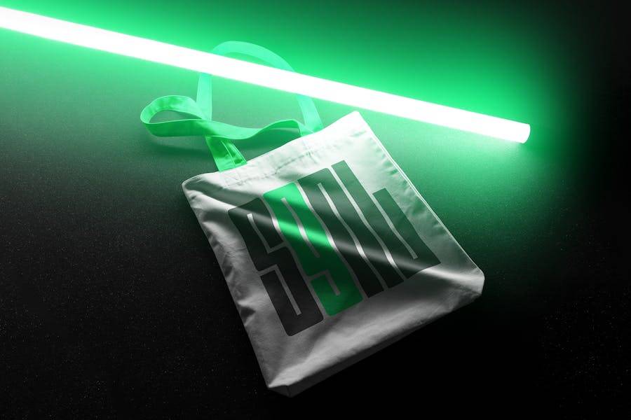 4款暗黑风格霓虹效果手提袋帆布袋设计效果图PS贴图样机模板素材 Tote Bag Mockups / SGNL Series 样机素材 第3张-素材湾丨精选海外优质设计素材资源 4款暗黑风格霓虹效果手提袋帆布袋设计效果图PS贴图样机模板素材 Tote Bag Mockups / SGNL Series 样机素材 sucaiwan.com