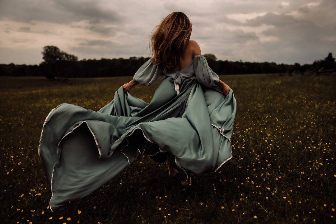 柔和棕色调电影美学婚礼人像肖像摄影照片调色Lightroom预设 Embrace Nation – The Willow Collection for Lightroom 插件预设 sucaiwan.com