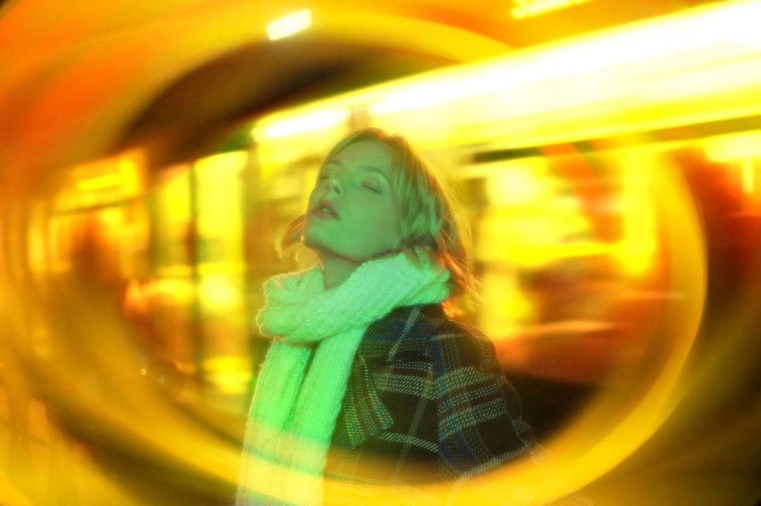 梦幻旋转镜头光晕照片效果PSD修图特效滤镜样机设计素材 Disco Lens Photo Effect 设计素材 第6张-素材湾丨精选海外优质设计素材资源 梦幻旋转镜头光晕照片效果PSD修图特效滤镜样机设计素材 Disco Lens Photo Effect 设计素材 sucaiwan.com