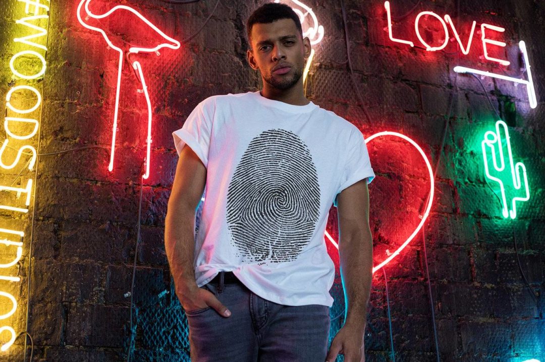17款霓虹灯背景男士半袖T恤衫服装印花图案设计展示效果图PS贴图样机模板 T-Shirt Mock-Up 2018 #30 样机素材 sucaiwan.com