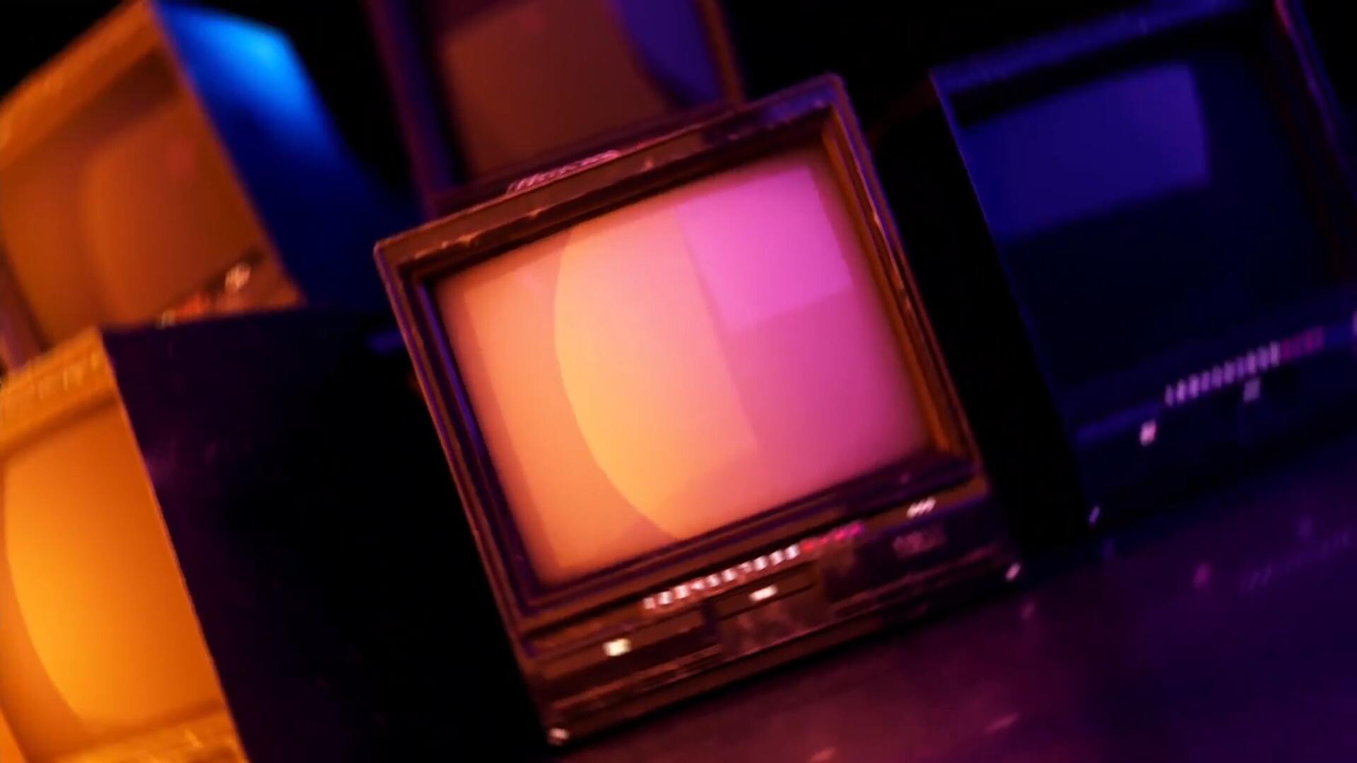 达芬奇模板:5个复古旧电视模拟3D场景VHS效果文字标题LOGO展示 , 第3张-素材湾丨精选海外优质设计素材资源 达芬奇模板:5个复古旧电视模拟3D场景VHS效果文字标题LOGO展示 , sucaiwan.com