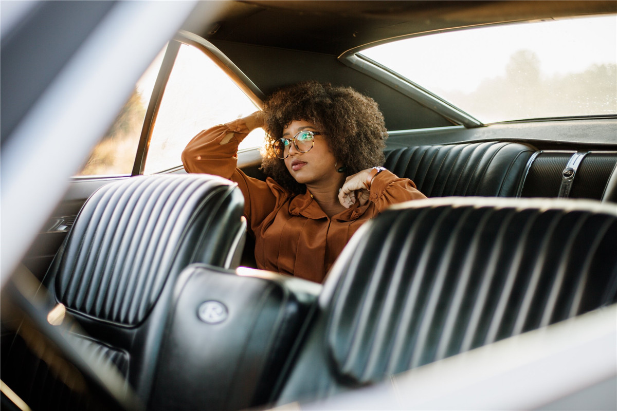 纯白永恒温暖胶片电影颗粒婚礼人像摄影LR调色预设 Archipelago - Light & Truth Presets 插件预设 第6张-素材湾丨精选海外优质设计素材资源 纯白永恒温暖胶片电影颗粒婚礼人像摄影LR调色预设 Archipelago - Light & Truth Presets 插件预设 sucaiwan.com