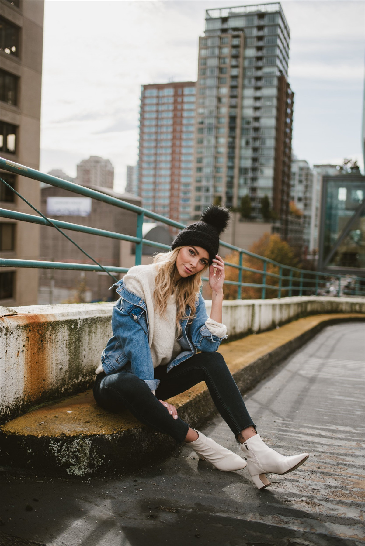 纯白永恒温暖胶片电影颗粒婚礼人像摄影LR调色预设 Archipelago - Light & Truth Presets 插件预设 第14张-素材湾丨精选海外优质设计素材资源 纯白永恒温暖胶片电影颗粒婚礼人像摄影LR调色预设 Archipelago - Light & Truth Presets 插件预设 sucaiwan.com