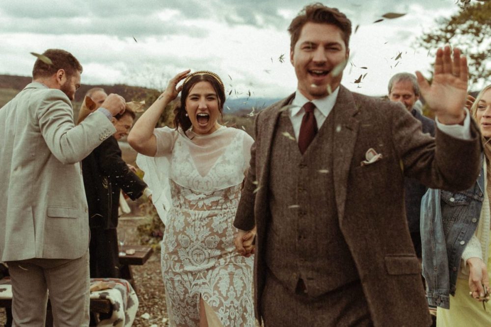 怀旧复古浪漫日落柔和橙色/绿色/粉红色色调婚礼旅行摄影照片调色Lr预设包 G-Presets – From the Daisies 插件预设 第16张-素材湾丨精选海外优质设计素材资源 怀旧复古浪漫日落柔和橙色/绿色/粉红色色调婚礼旅行摄影照片调色Lr预设包 G-Presets – From the Daisies 插件预设 sucaiwan.com