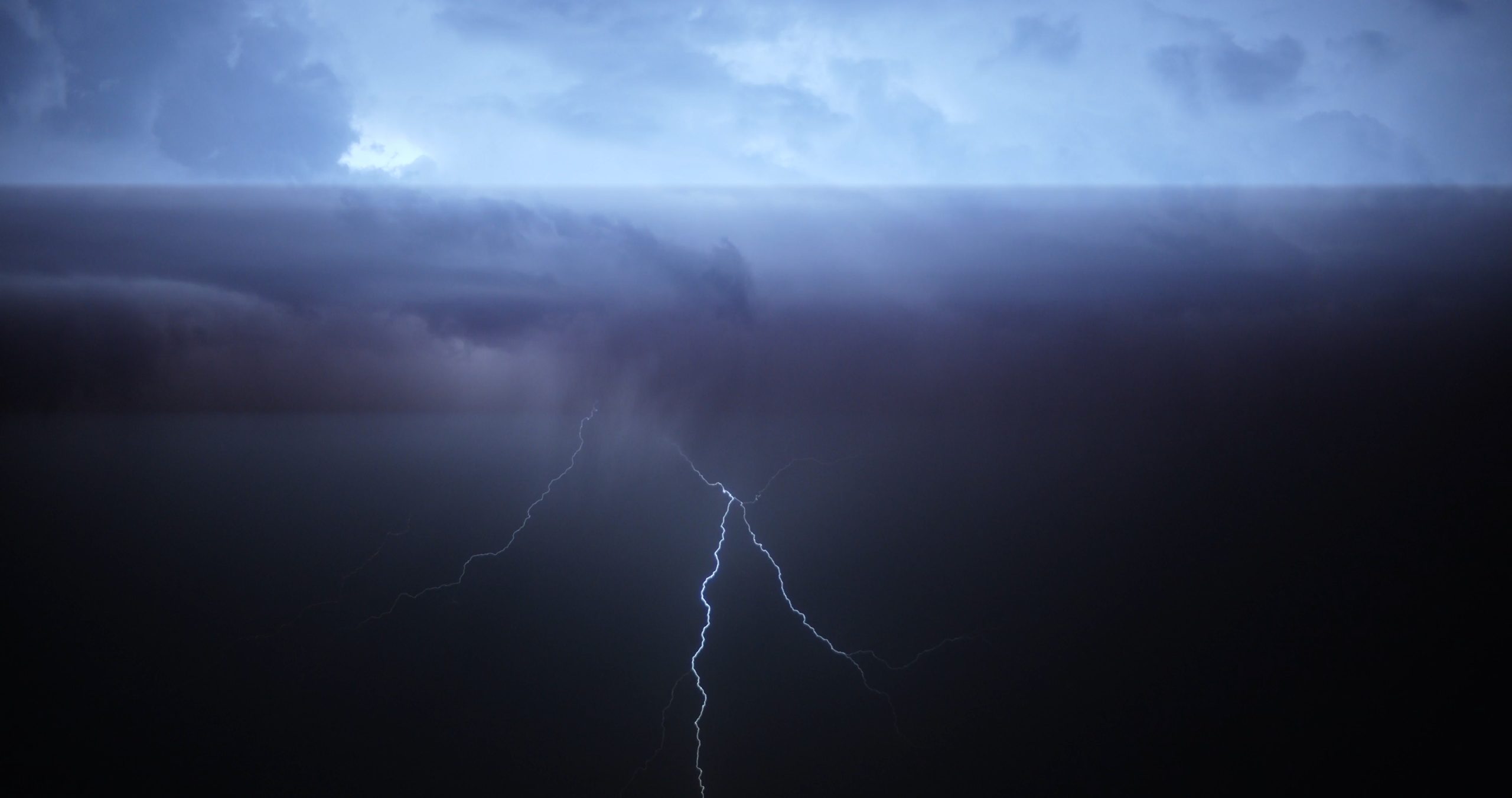 Artlist 30+夏季闪电雷雨风暴天气天空乌云自然元素实拍视频素材 Lightning Storm 影视音频 sucaiwan.com