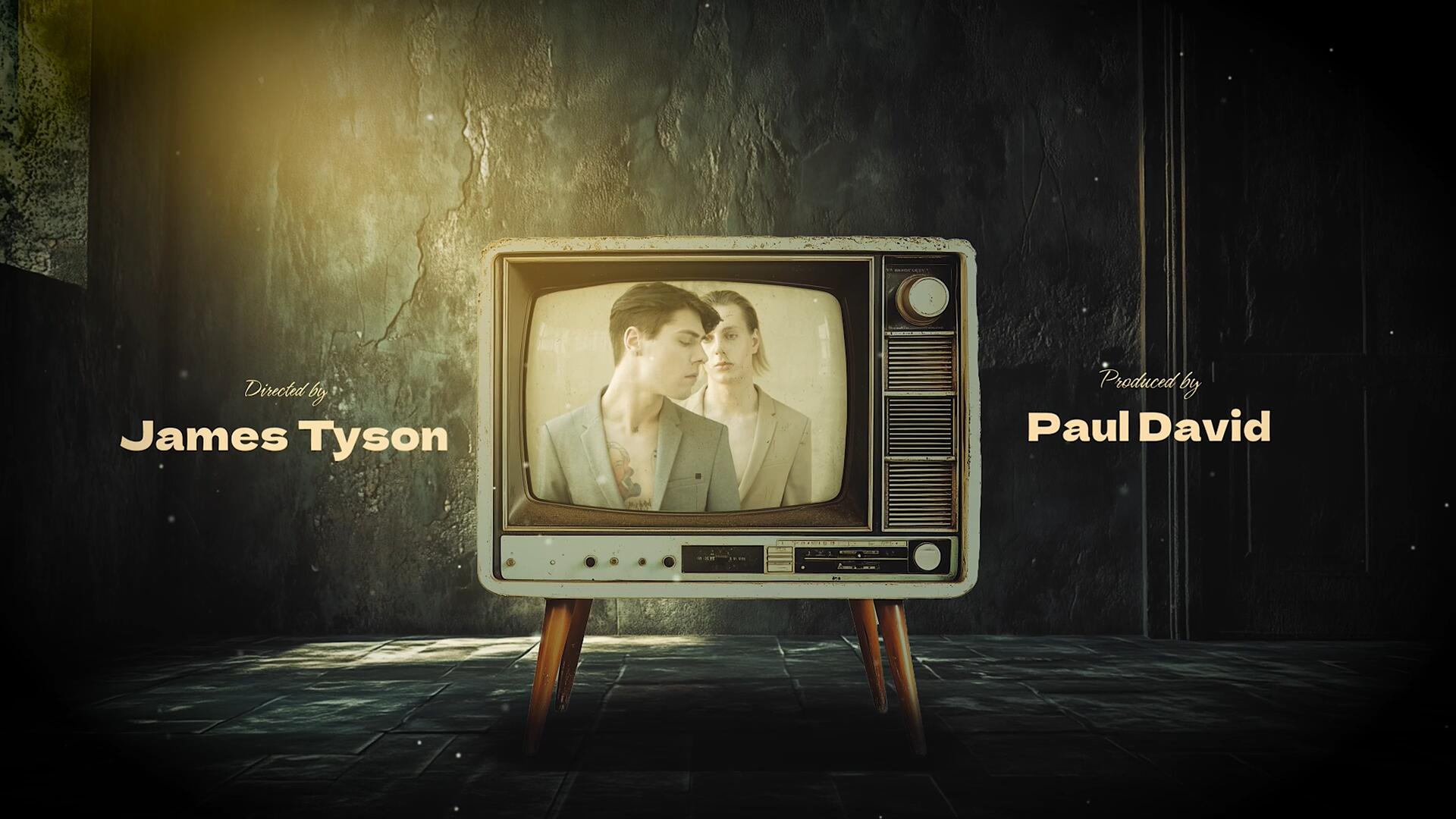 AE模板：暗室复古TV画面电视效果展示 , sucaiwan.com