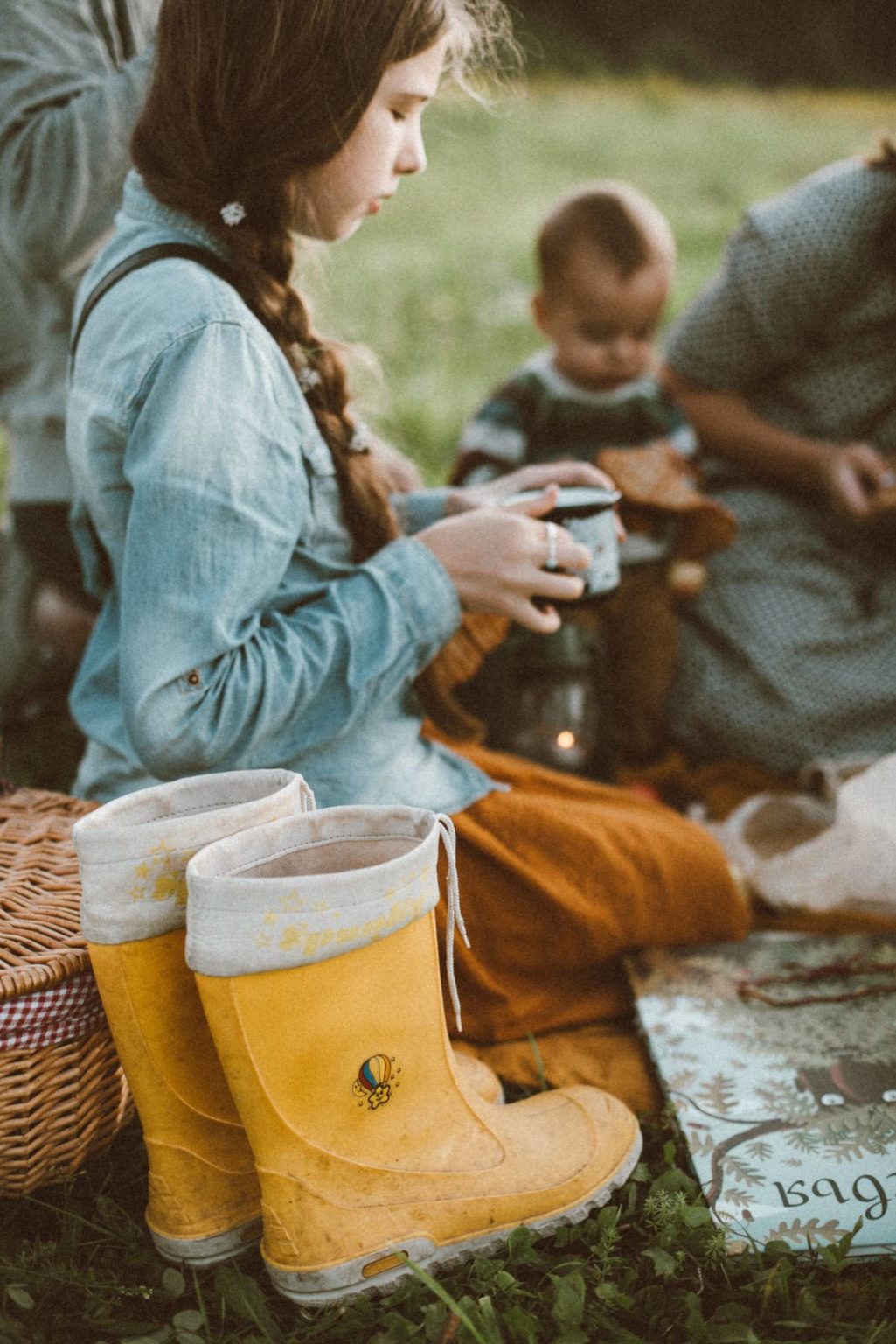 温馨永恒怀旧电影胶片模拟颗粒纹理效果家庭情侣摄影照片调色Lightroom预设 Anna Dreamer-Film , Love ,BW presets 插件预设 sucaiwan.com